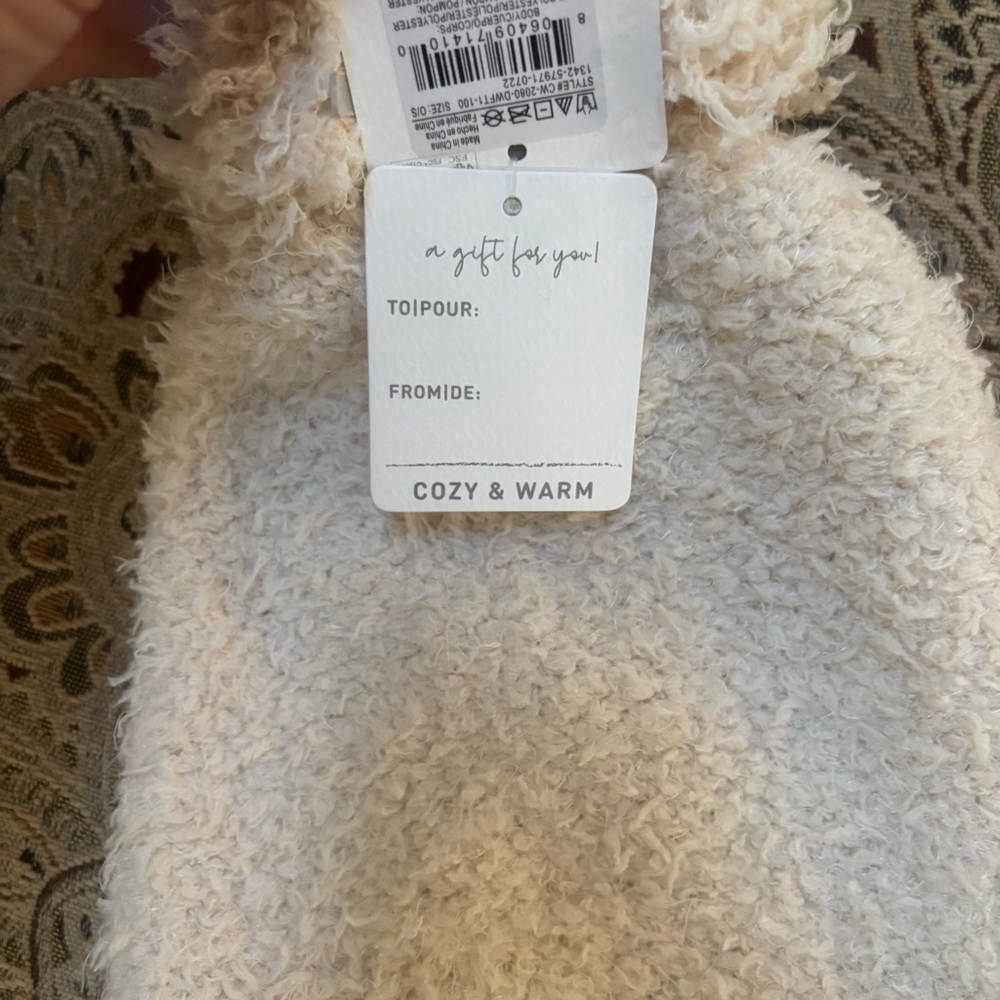 NWT Lemon Ecru Cozy & Warm Fuzzy Pom Beanie Hat – Cream/Ivory One Size - Picture 4 of 8